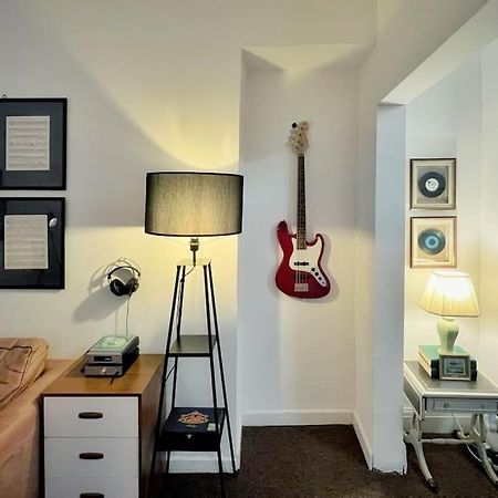 Urban Music Style Townhouse In Swansea City Center Eksteriør billede