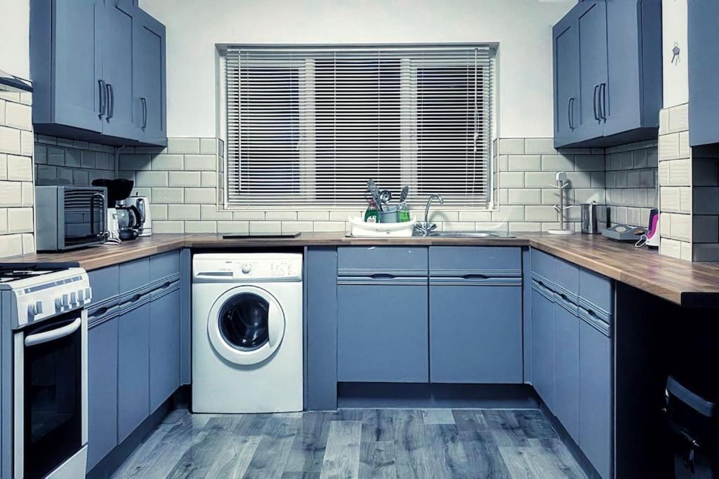 Urban Music Style Townhouse In Swansea City Center Eksteriør billede