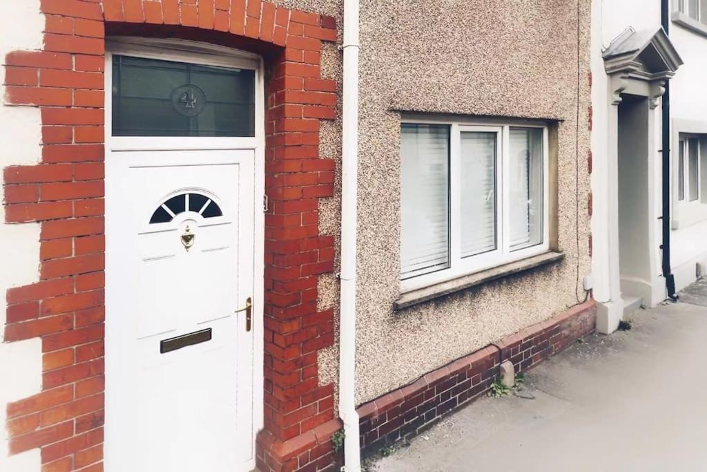 Urban Music Style Townhouse In Swansea City Center Eksteriør billede
