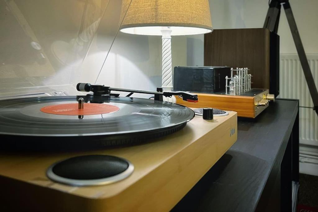Urban Music Style Townhouse In Swansea City Center Eksteriør billede